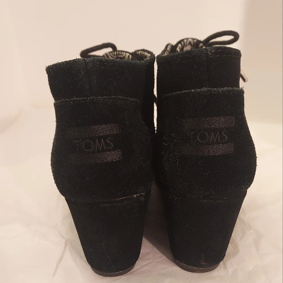 Toms Black Suede Desert Wedge Booties in Size 7 - Picture 9 of 10
